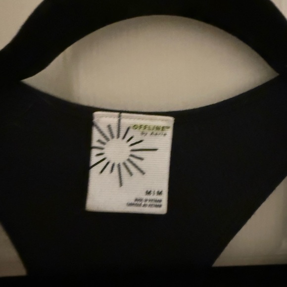Offline by aerie black medium flowy tank - Picture 3 of 5
